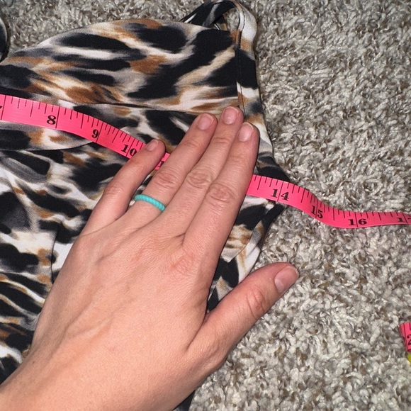 👙✨ Miraclesuit Fur Realz Adora Leopard Print Skirted One-Piece Swimsuit 8 ✨👙 - Picture 6 of 8